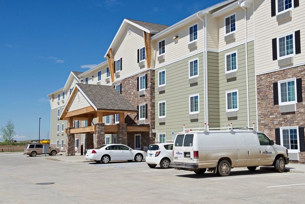 Suburban Studios Watford City Exterior foto