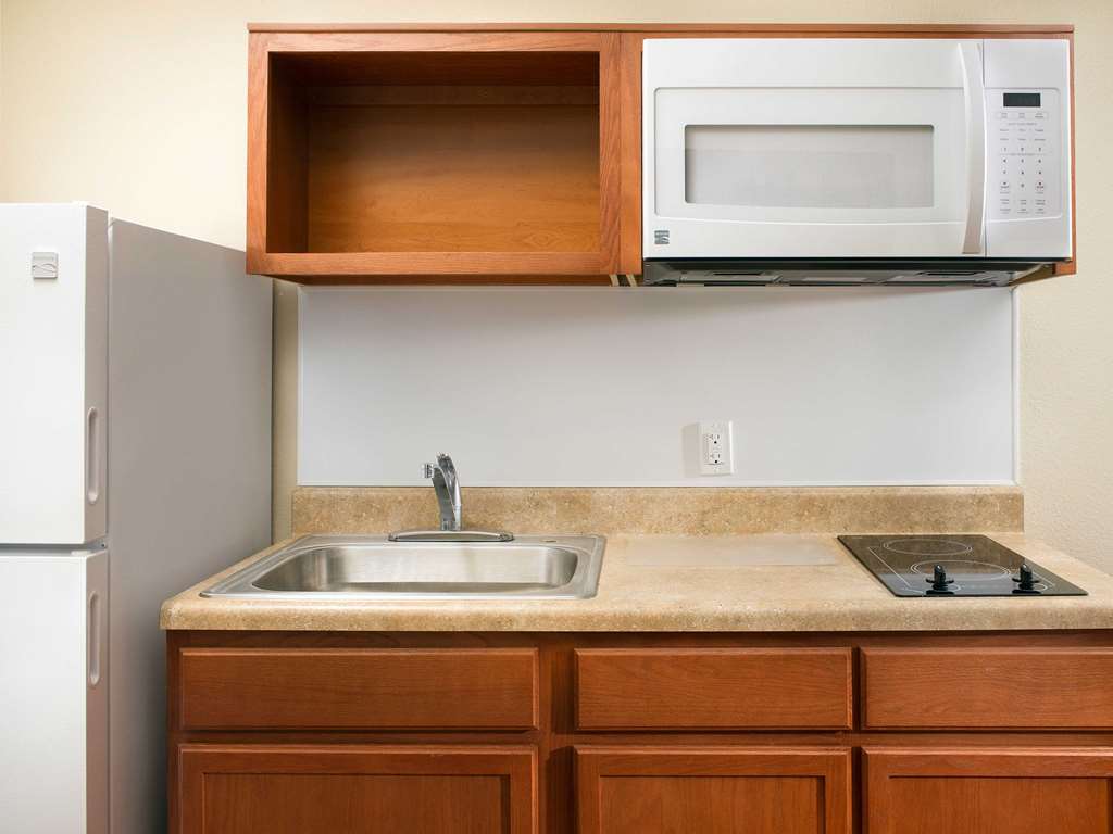 Suburban Studios Watford City Zimmer foto